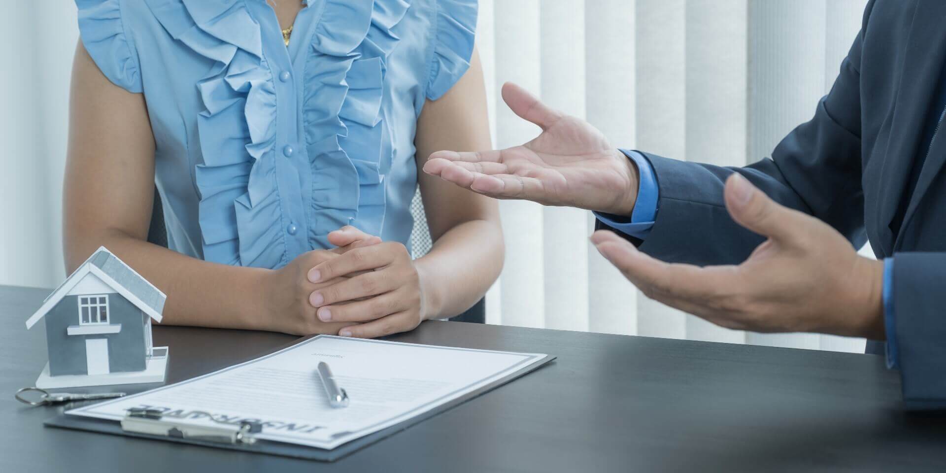 Contrato de mediação imobiliária: o que é e como o protege?